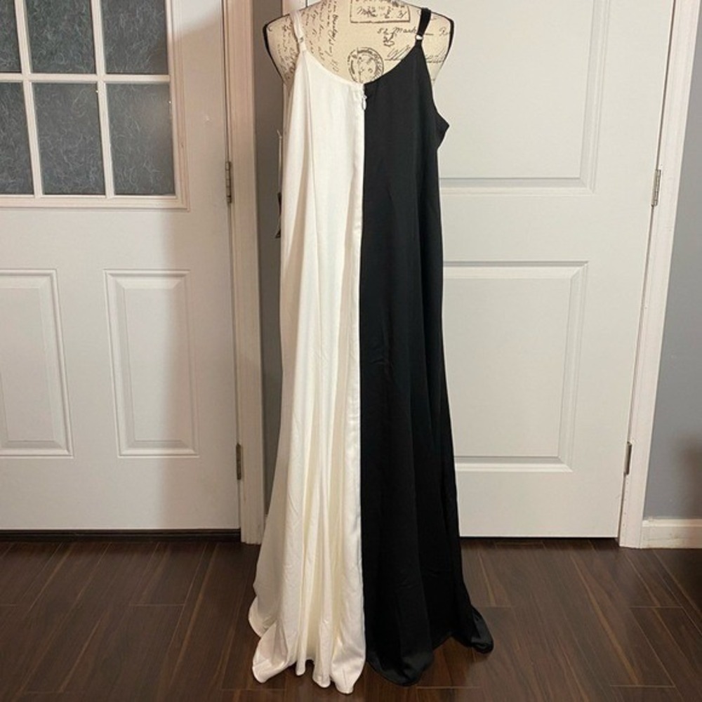Disney for Torrid Black & White 101 Dalmatians Cruella De Vil‎ Evening Gown 18 M - Picture 7 of 13